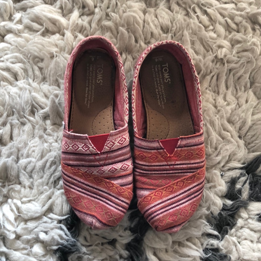 Toms women’s shoes